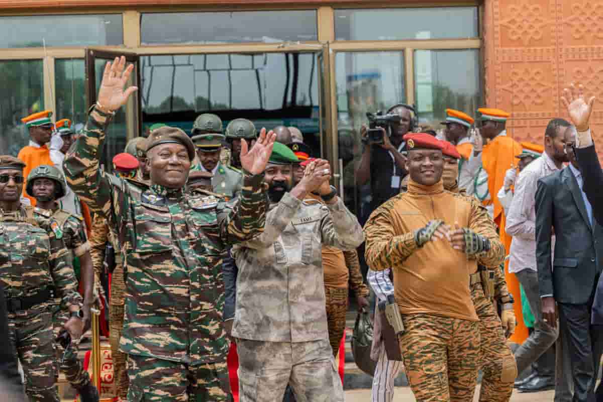 1er Sommet des Etats de l’Aes : les 3 Etats s’unissent  au sein d’une confédération 