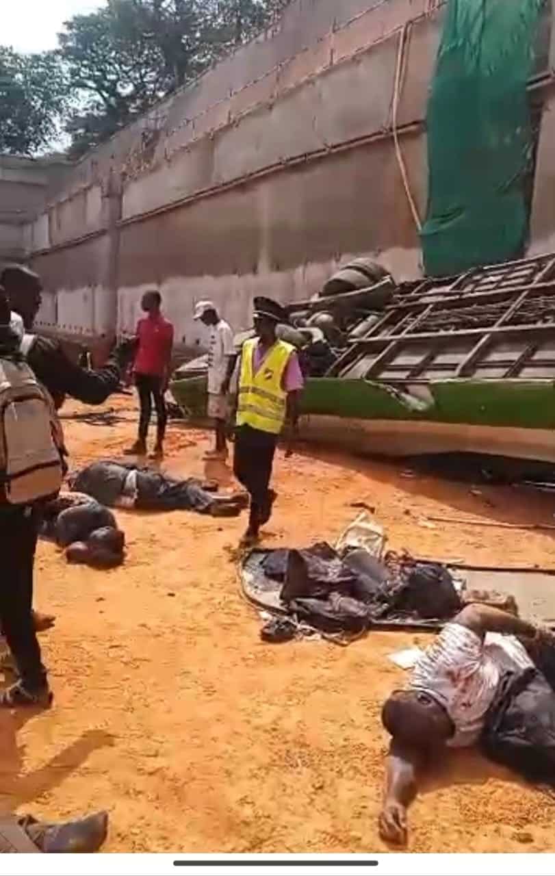 Côte d’Ivoire : un communiqué du gouvernement informe sur l’accident d’un Bus de la Sotra au Plateau