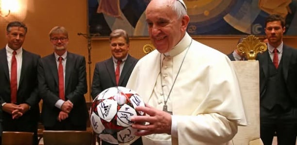 Italie : en hommage au pape François, les matchs de Serie A suspendus 