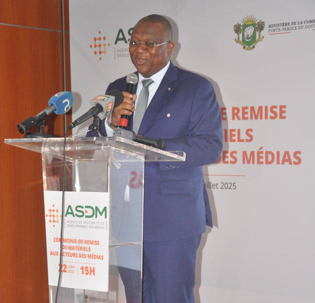 Médias: le ministre Amadou Coulibaly déclare la guerre aux « fossoyeurs de la presse imprimée »