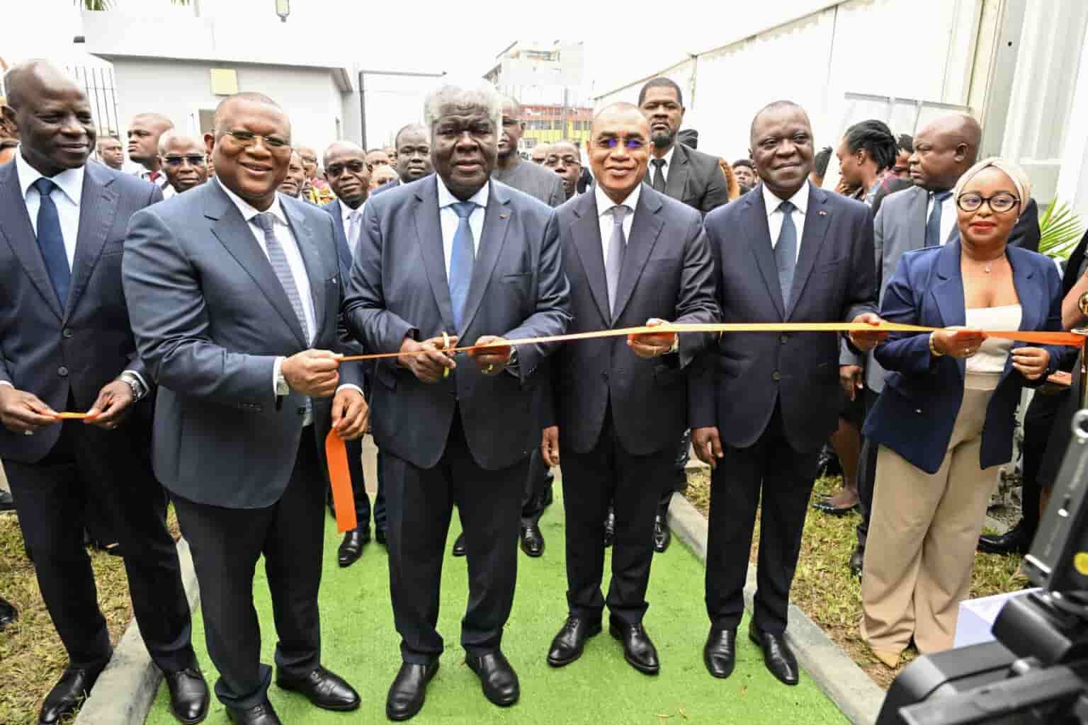 Inauguration du centre d’appel gratuit “Allo 101” : le gouvernement à l’écoute des citoyens