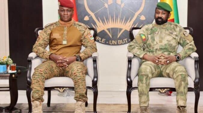 AES : Assimi Goïta en visite stratégique au Burkina Faso