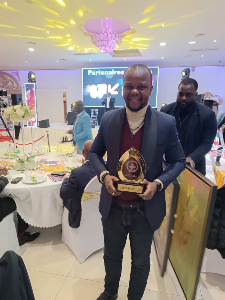 France/Dacid 2023 : l’artiste peintre ivoirien, Roméo De Meva, distingué