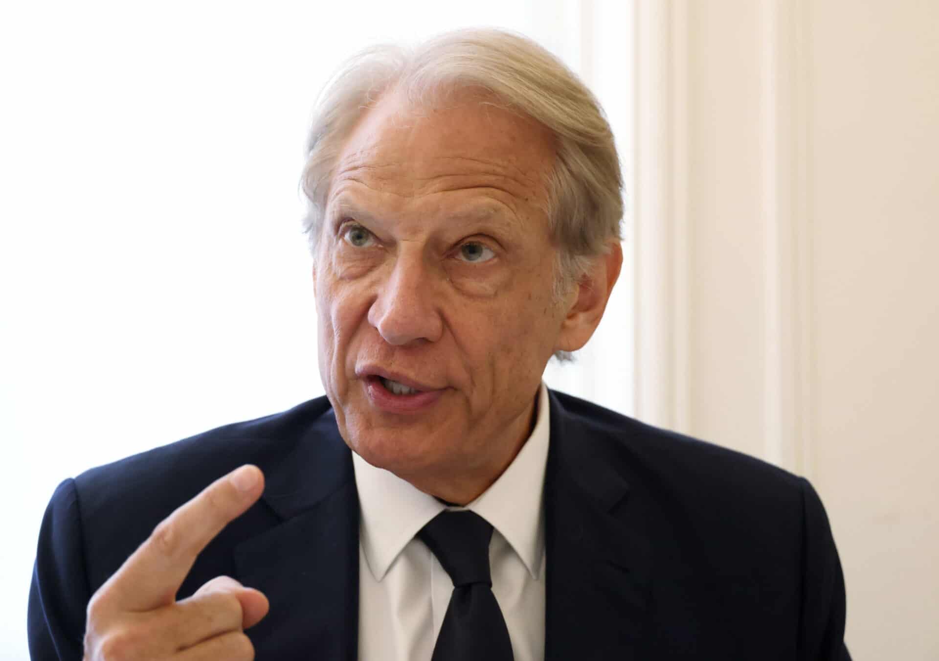 « Déni de démocratie » : Villepin sonne l’alarme en France