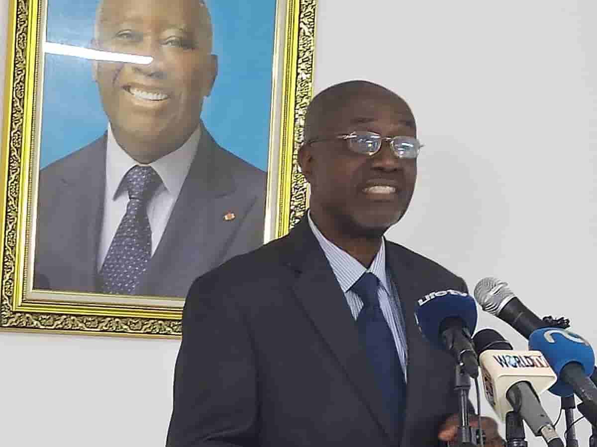 Côte d’Ivoire : le Ppaci demande au gouvernement de réduire le nombre ses aéronefs présidentiels 