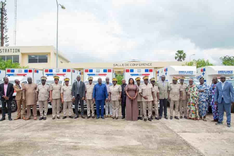 Côte d’Ivoire : le Conseil du Coton et de l’Anacarde offre seize ambulances aux zones rurales 