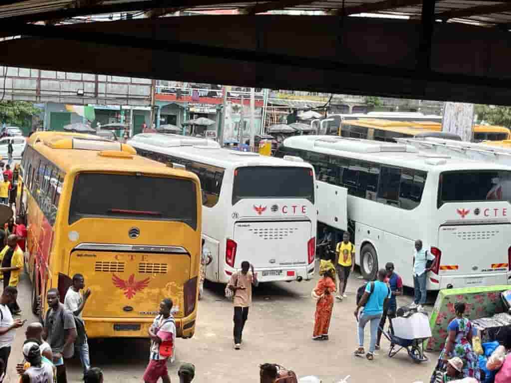 Saison des pluies : l’État forme les chauffeurs de transport en commun pour éviter les accidents