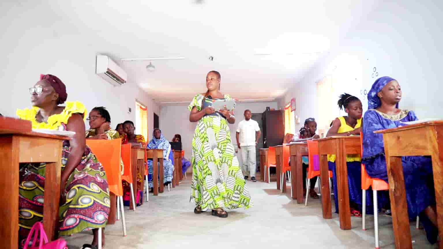 Numérique : des femmes formée à l’éducation financière à travers le digital à Agboville