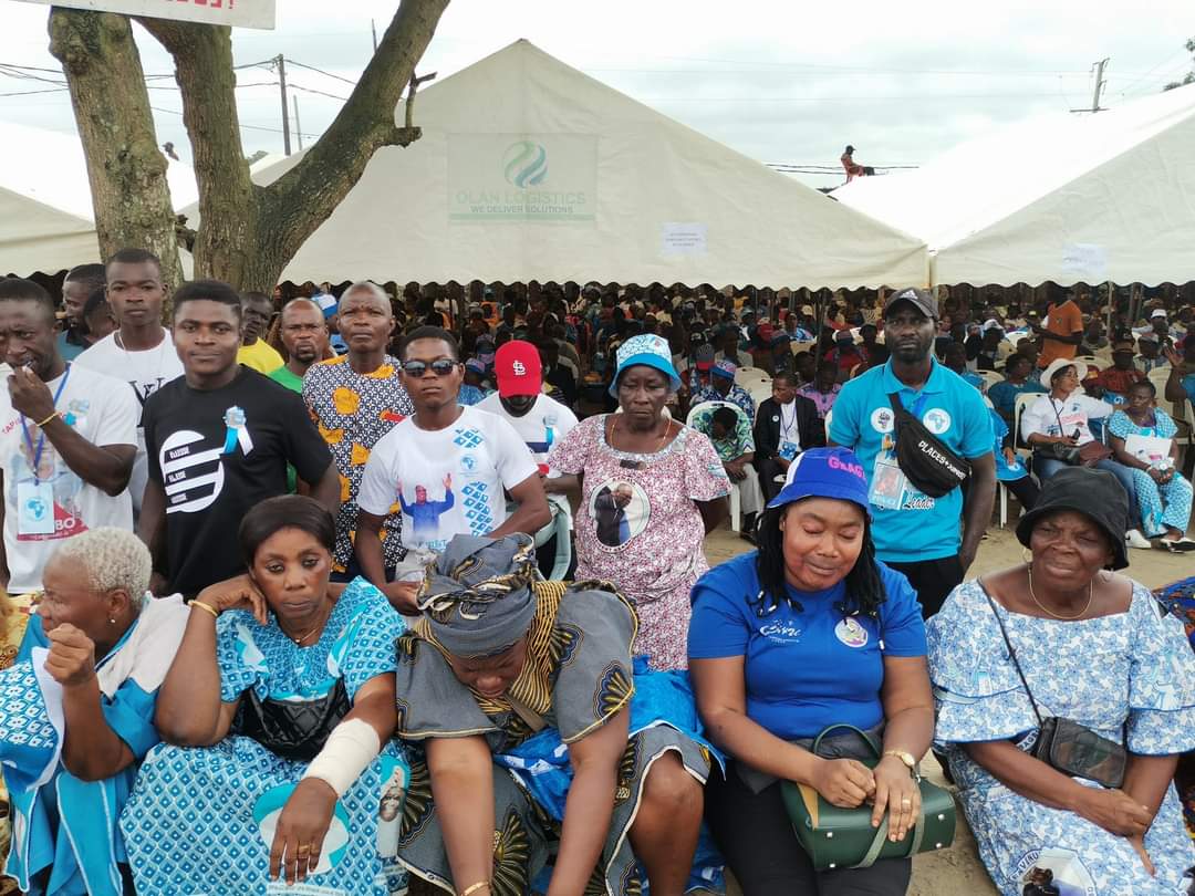 Côte d’Ivoire: les populations de Bonoua attendent Laurent Gbagbo depuis l’aube